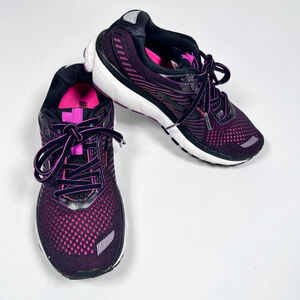 Brooks Womans sneakers Gost 12 Running Shoes Size 9 Black Purple Pink